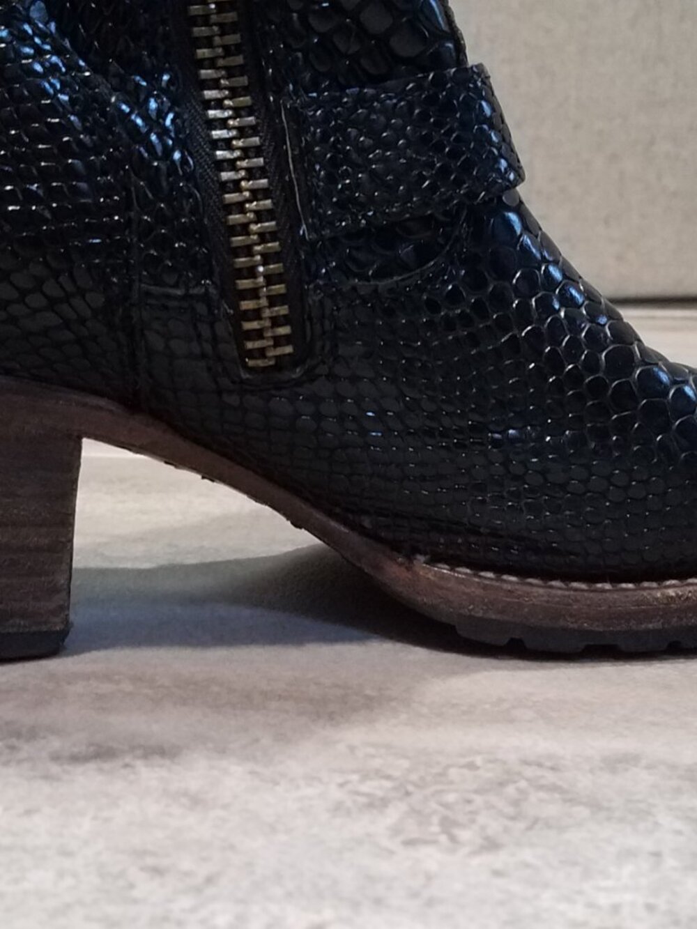 Freebird by Steven Carlito Black Snake Embossed Leather Size 7 - Picture 6 of 16